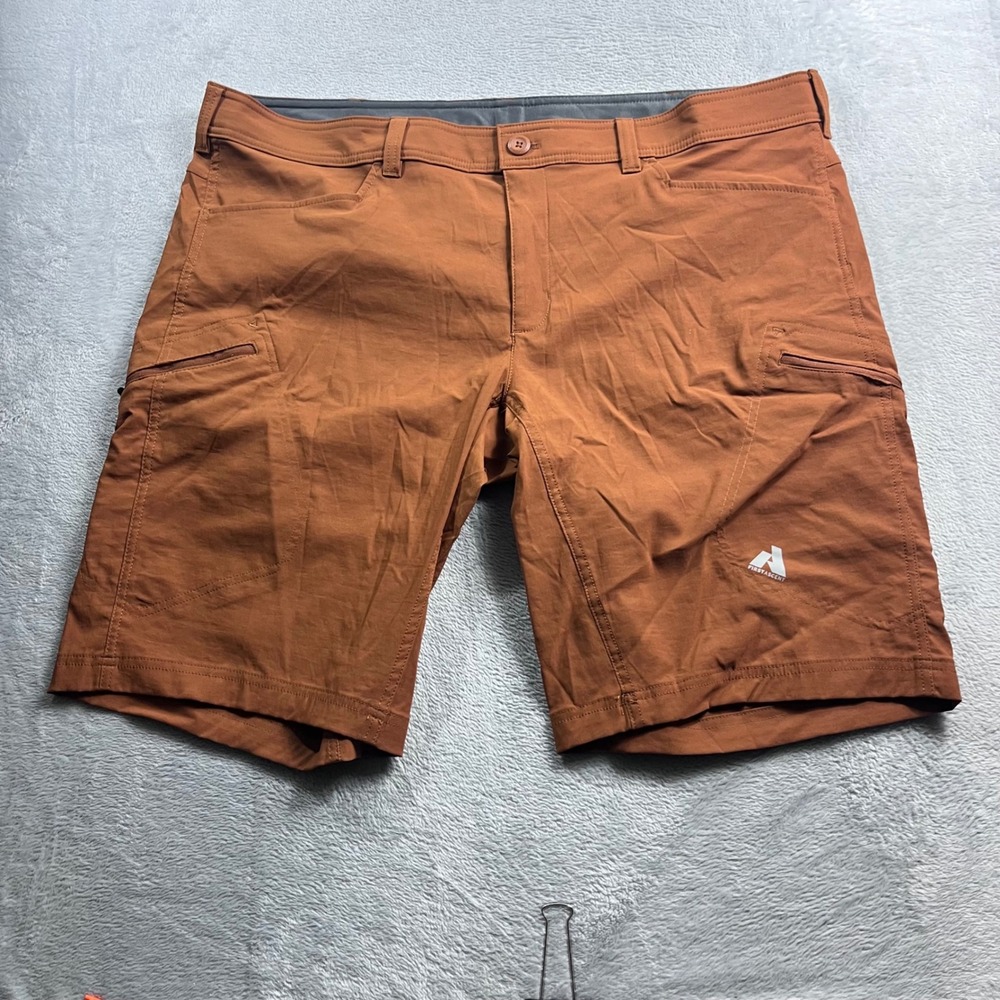 Eddie Bauer First Ascent Guide Pro Shorts Mens 44 Rust Brown Hiking Cargo Trail